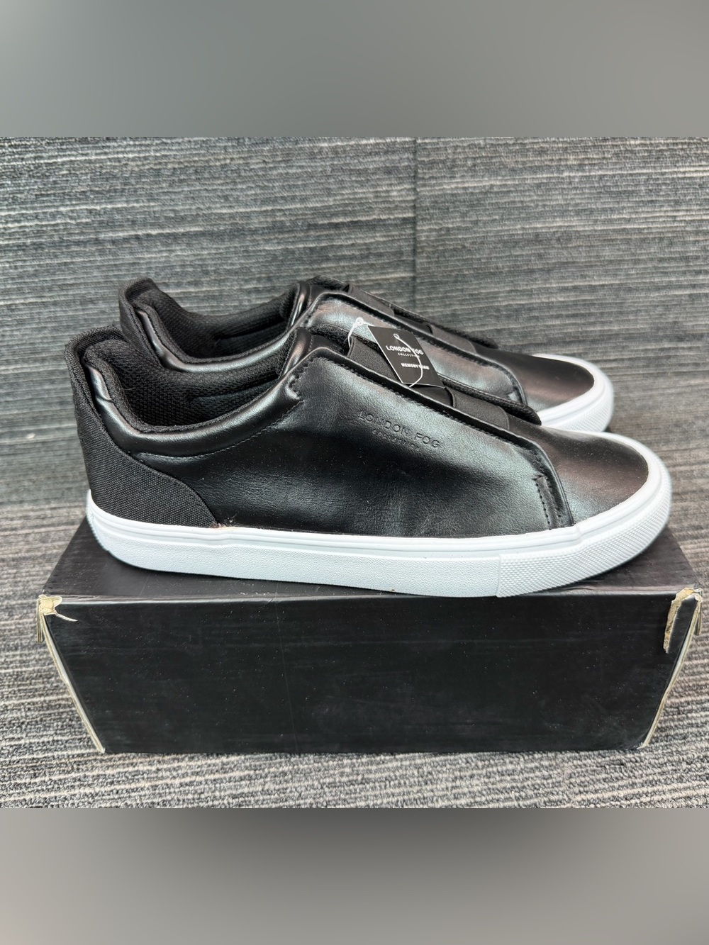LONDON FOG LFM-Francis Men's Black Slip-On Leather-Style Sneaker size 9.5 New